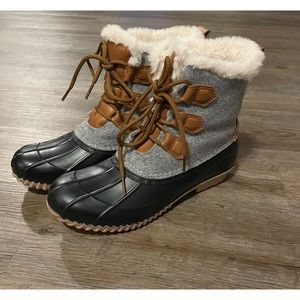 Maurice’s Duckboots! 🥾🤍